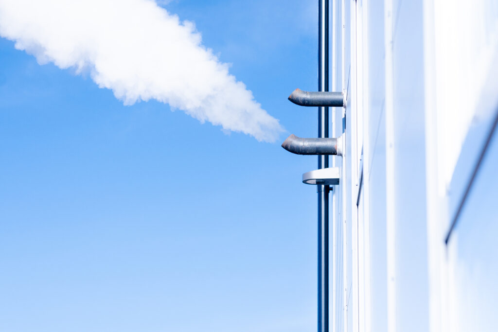 Rök från anläggning där elektrostatfilter är installerat av VUAB.